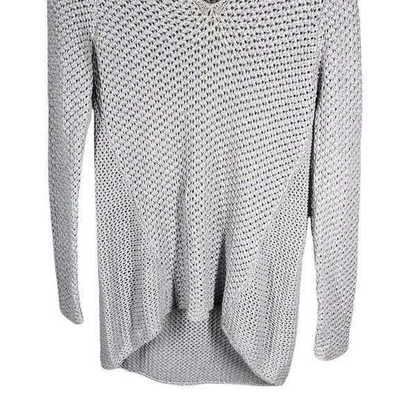 Tommy Bahama Womens Sz Vee Neck Gray Silver Thread  Metallic Blend Sweater - Picture 1 of 5